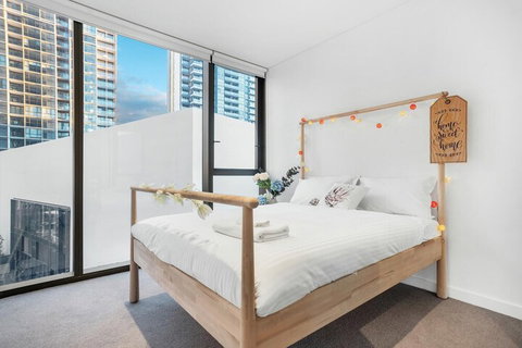 I02-china Town Luxury Service Apartment - Darwin Tourism 6
