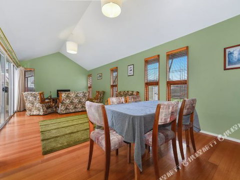 Family Friendly Weatherboard Cottage - Darwin Tourism 3
