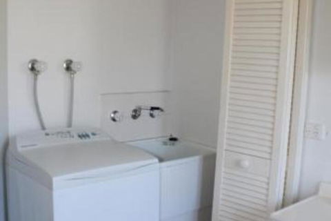 Beach Shack On Calton - Darwin Tourism 7