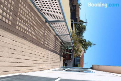 Beach Shack On Calton - Darwin Tourism 6