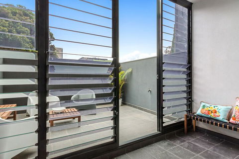 GRATTAN A Premier Location & Modern Space - Darwin Tourism 6