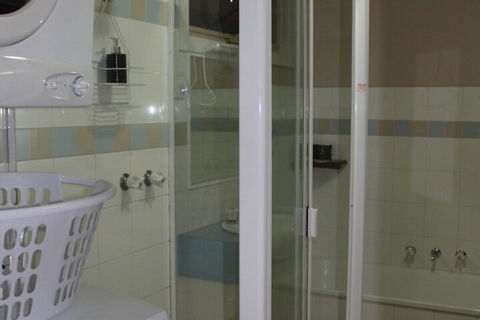 Australian Home Away At Box Hill 2 Bedroom - Darwin Tourism 4