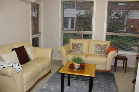 Australian Home Away At Box Hill 2 Bedroom - Darwin Tourism 5