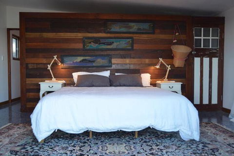 Of Stone & Wood Guesthouse Secluded Getaway! - Darwin Tourism 2