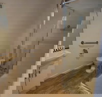 Beach Holiday Apartments Motel - Darwin Tourism