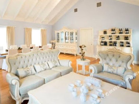 Maison Blue Pty Ltd Adelaide - Darwin Tourism 5