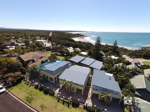 Angourie Blue 1 Great Ocean Views Surfing Beaches - Darwin Tourism 1