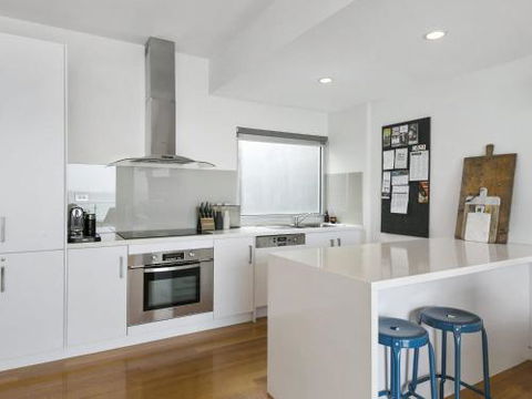 LOUTTIT BAY APARTMENT 2 Main Street With Wifi & Views - Darwin Tourism 0