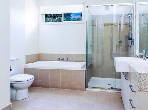 COASTAL SOUL VILLA At BROADBEACH - Darwin Tourism 4