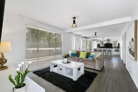 Beauty AND THE Peace - Inlet Side - Darwin Tourism 1