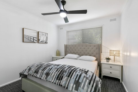 Beauty AND THE Peace - Inlet Side - Darwin Tourism 3