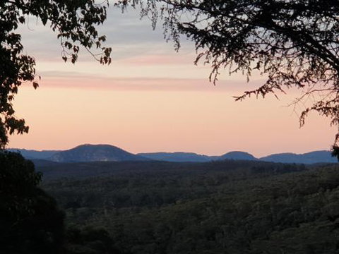 NEW Winston Cottage Leura Views & Location - Darwin Tourism 0