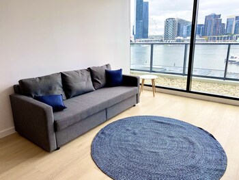 JC Waterfront Apartments Collins Wharf - Darwin Tourism 6