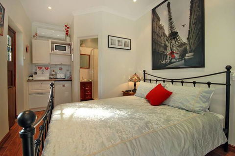 Above Bored Bed & Breakfast - Darwin Tourism 5