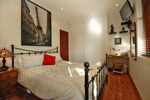 Above Bored Bed & Breakfast - Darwin Tourism 7