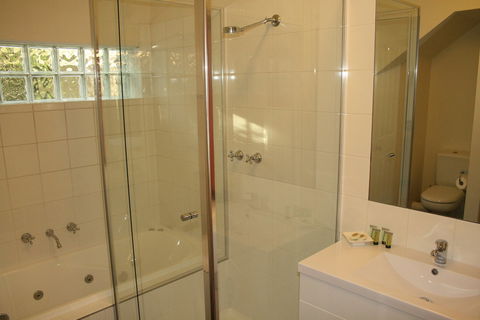 Merrimeet Cottages - Darwin Tourism 6