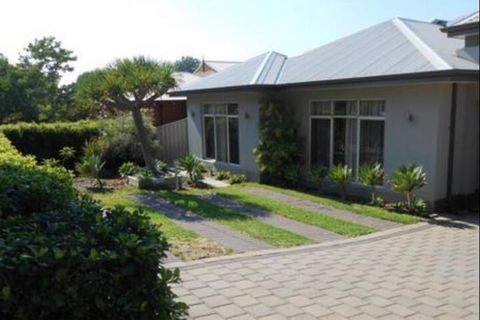 Como Waters Bed & Breakfast - Darwin Tourism 7