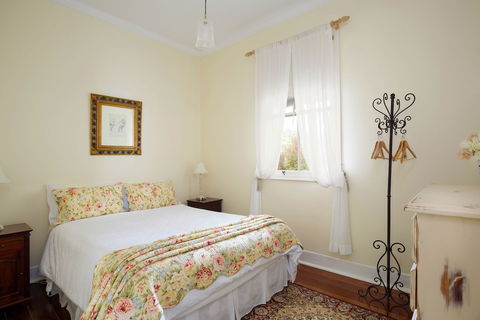 Hills Havens Cottages - Darwin Tourism 6