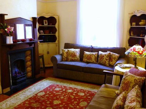 Hills Havens Cottages - Darwin Tourism 3