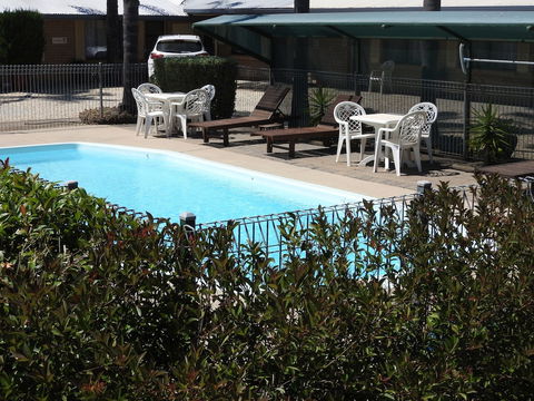 Lone Pine Motel - Corowa - Darwin Tourism 1