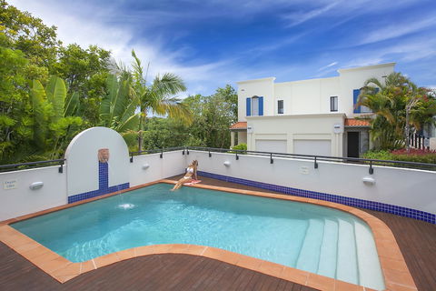 The Point Coolum Beach - Darwin Tourism 5