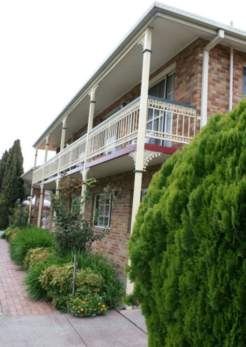 Grand Manor Motor Inn - Queanbeyan - Darwin Tourism 1