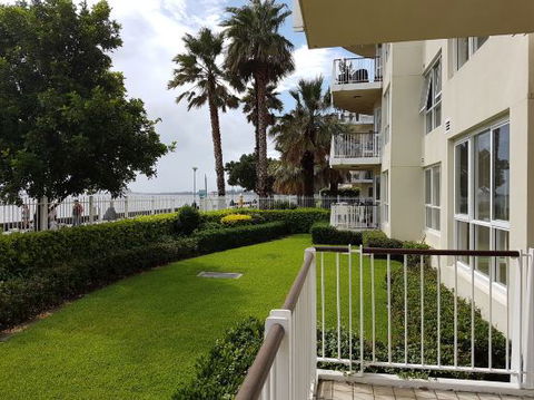 Beau Monde Apartments Newcastle Harbourside Apartment - Darwin Tourism 4