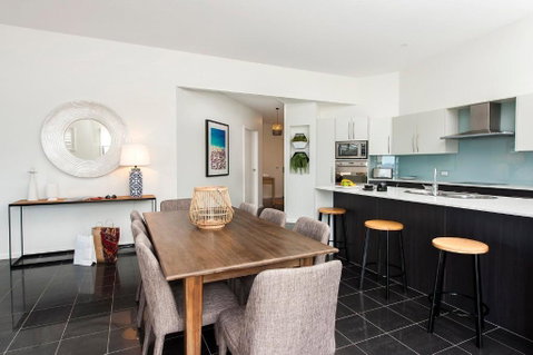 Mollymook Beachfront Penthouse 9 - Darwin Tourism 5