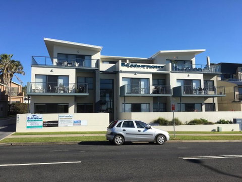 Mollymook Beachfront Penthouse 9 - Darwin Tourism 3