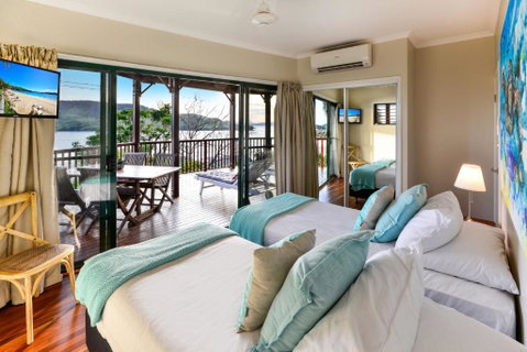 NEWLY BEAUTFULLY RENOVATED 16 The Casuarina 3 Bedroom House With 180 Degree Ocean Views - Darwin Tourism 3