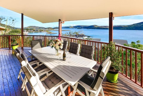 NEWLY BEAUTFULLY RENOVATED 16 The Casuarina 3 Bedroom House With 180 Degree Ocean Views - Darwin Tourism 2