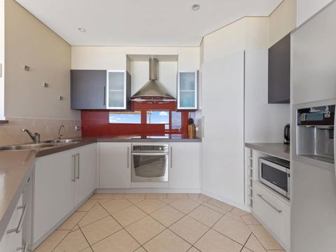 Aqua Shores Penthouse - Darwin Tourism 1