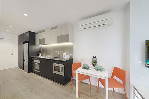 A Bright & Modern CBD Apt Next To Southern Cross - Darwin Tourism 5