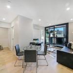 A Cozy & Stylish Suite Near Melbourne Central - Darwin Tourism 0