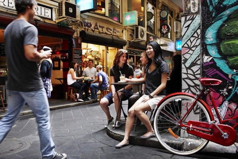 A Comfy & Central 2BR Apt Near Flinders Station - Darwin Tourism 2
