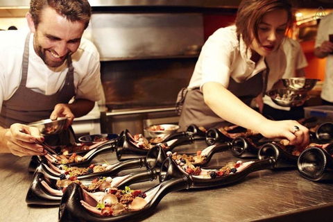 A Charming Studio With Stunning City Views - Darwin Tourism 6