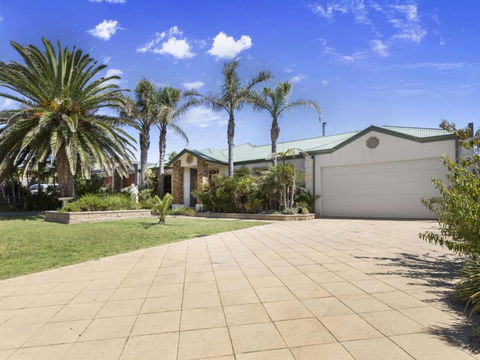 DIAMOND BAY RETREAT SORRENTO - Darwin Tourism 4