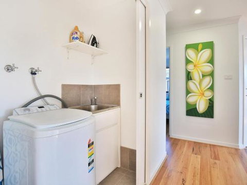 VIlla Zelma Culburra Beach - Darwin Tourism 1