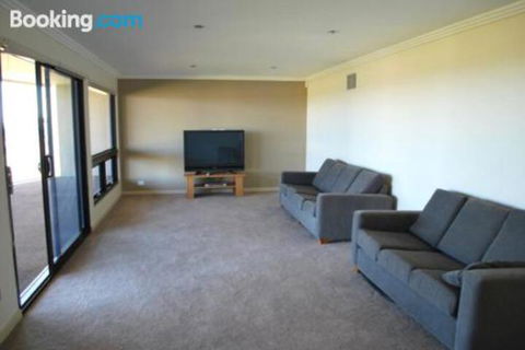 Eagles Nest - Darwin Tourism 1
