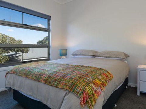 COASTLINE Boat Harbour Gerringong 4pm Check Out Sundays - Darwin Tourism 5