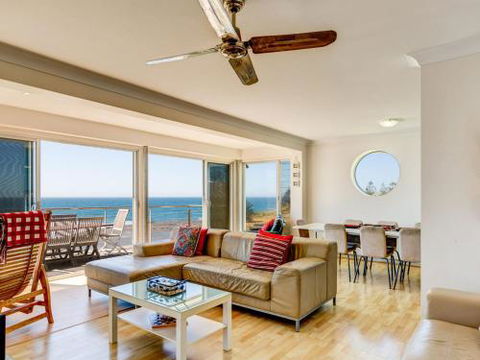 PENZANCE Gerroa Beachfront To Shelley Beach & 4pm Check Out Sundays - Darwin Tourism 1