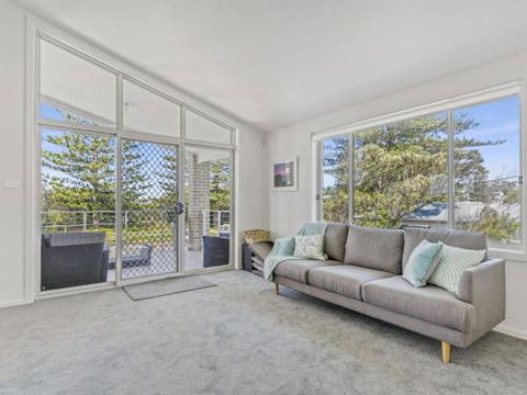 SEA MIST Gerringong 4pm Check Out Sundays - Darwin Tourism 4