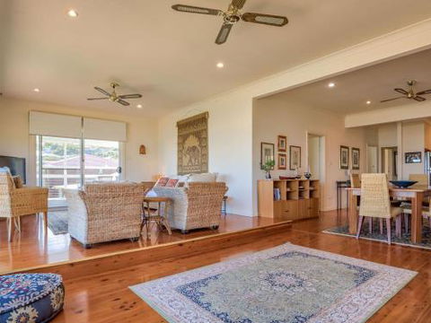 FRESHWATER Gerroa 4pm Check Out Sundays - Darwin Tourism 4