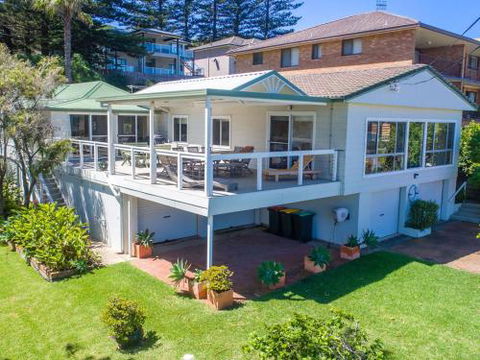 FRESHWATER Gerroa 4pm Check Out Sundays - Darwin Tourism 1