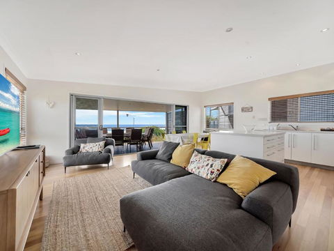 Drift Beach House - Darwin Tourism 1