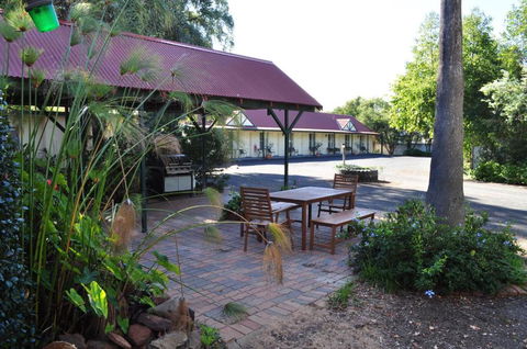 Bungalow Motel - Darwin Tourism 3