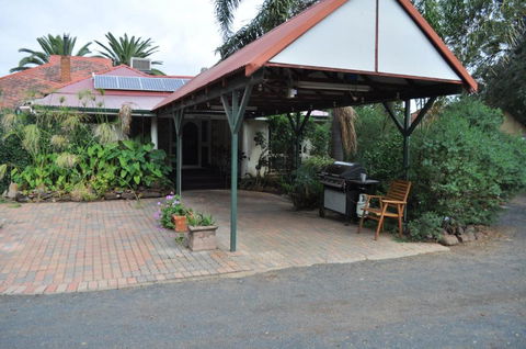 Bungalow Motel - Darwin Tourism 6