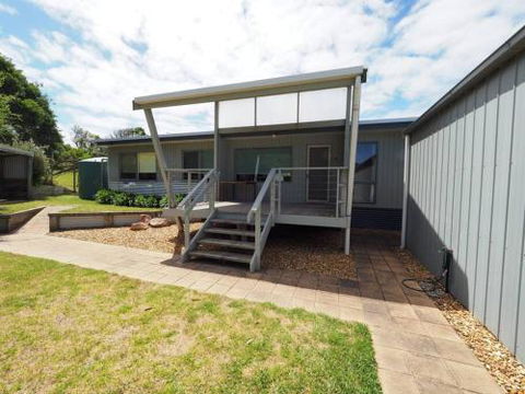 27 Beach Parade Sandy Point - Darwin Tourism 0
