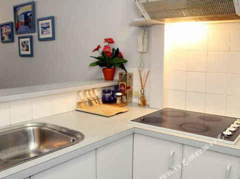 Nelson Towers Unit 8 / 71 Victoria Parade - Darwin Tourism 6