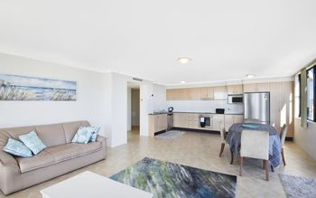 Atlantis Apartment Views For Days - Darwin Tourism 3